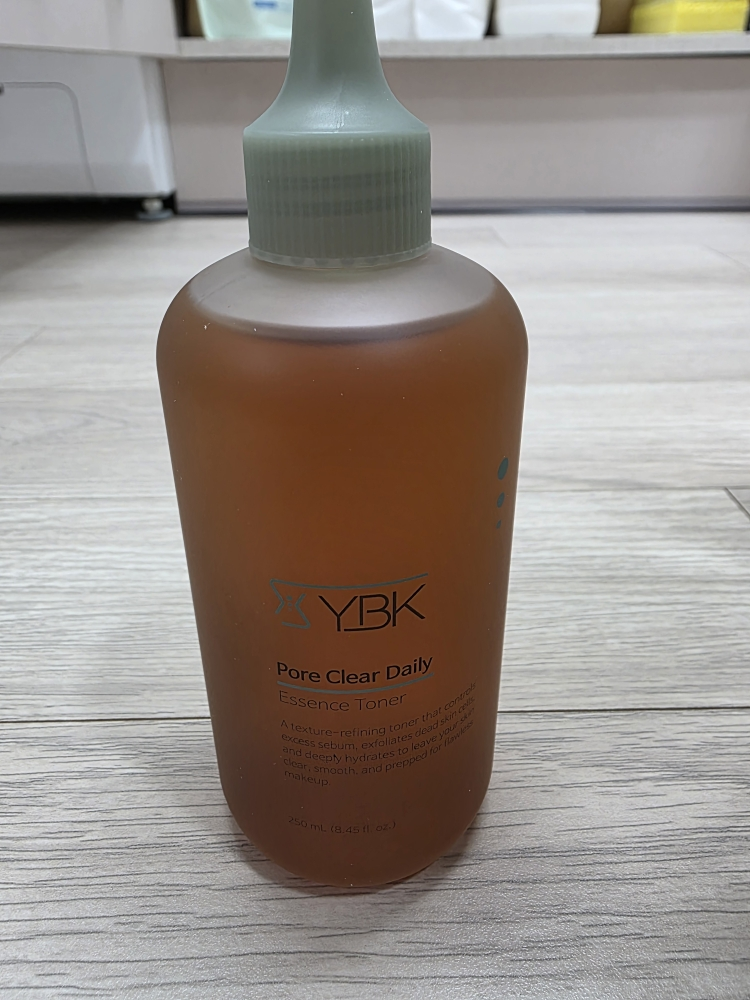 YBK (와이비케이) 포어 클리어 솔루션 데일리 에센스 토너 review image