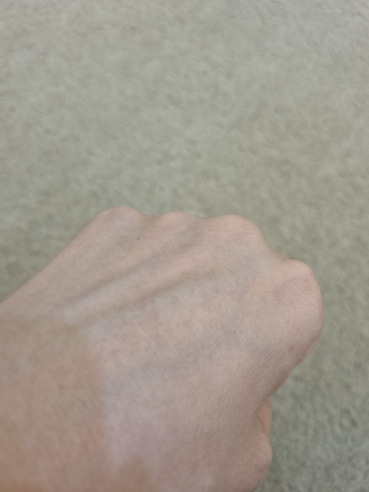 in;usth Gel limpiador corporal Akne Jelly review image