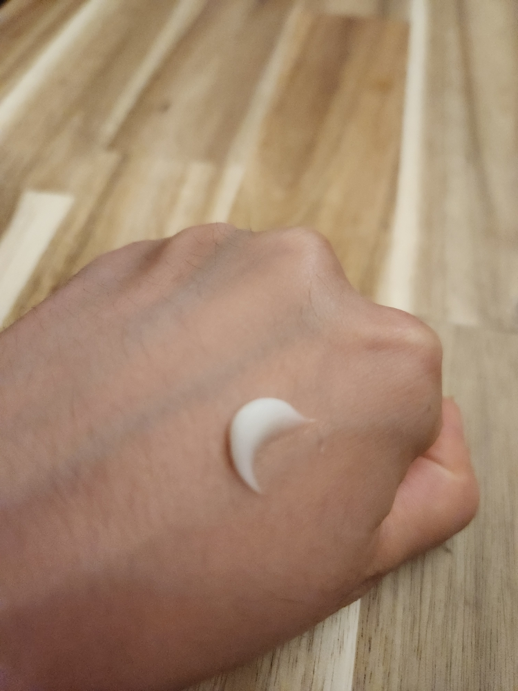 더블유드레스룸 (W.DRESSROOM) 퍼퓸 핸드크림 [No.97 에이프릴코튼] review image