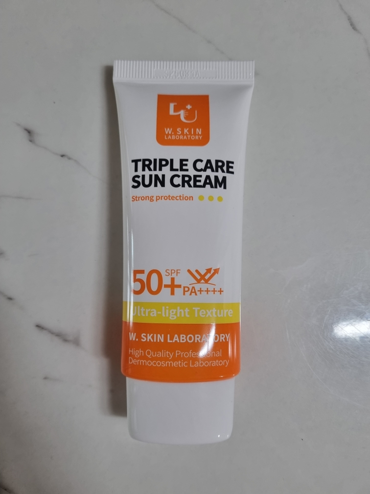 W. 皮肤研究所 三重护理防晒霜 [SPF50+/PA++++] review image