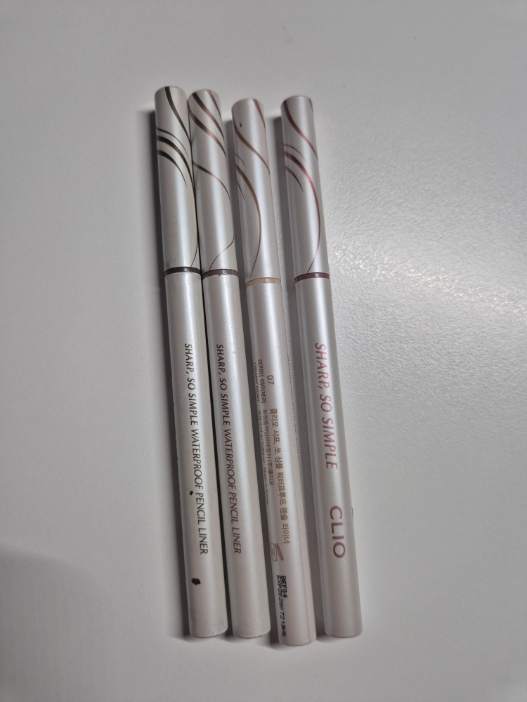클리오 (CLIO) 샤프 쏘 심플 워터프루프 펜슬라이너 [6호 바닐라베이지] review image