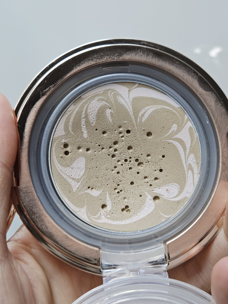 에이지투웨니스 (AGE20's) 시그니처 에센스 커버 팩트 마스터 모이스처 [SPF50+/PA++++] [23호] review image