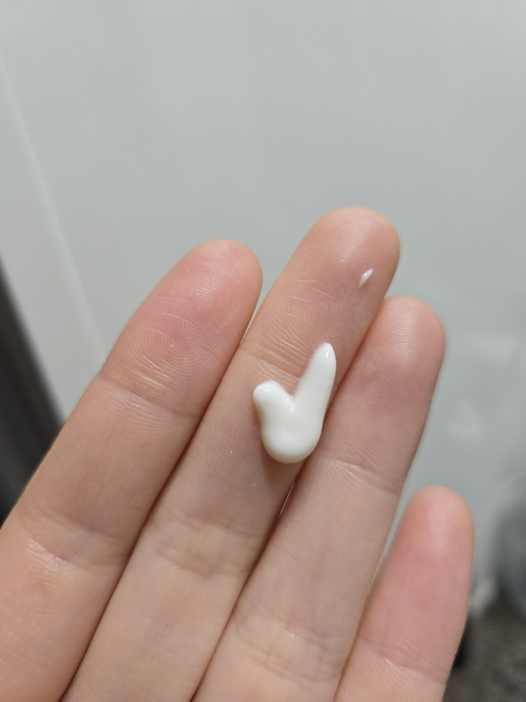 꽃을든남자 레드플로 동백 헤어 에멀젼 에센스 review image