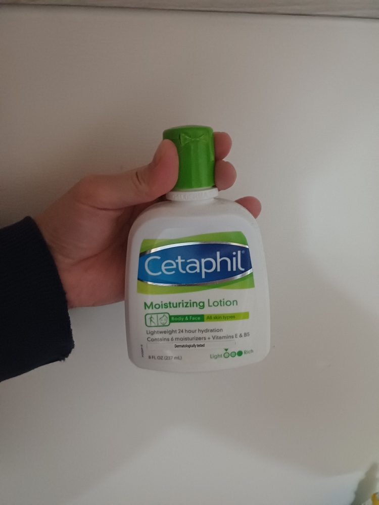 세타필 (Cetaphil) 모이스춰라이징 로션 review image