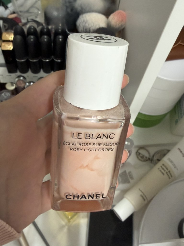 샤넬 (CHANEL) 르 블랑 로지 라이트 드롭 review image