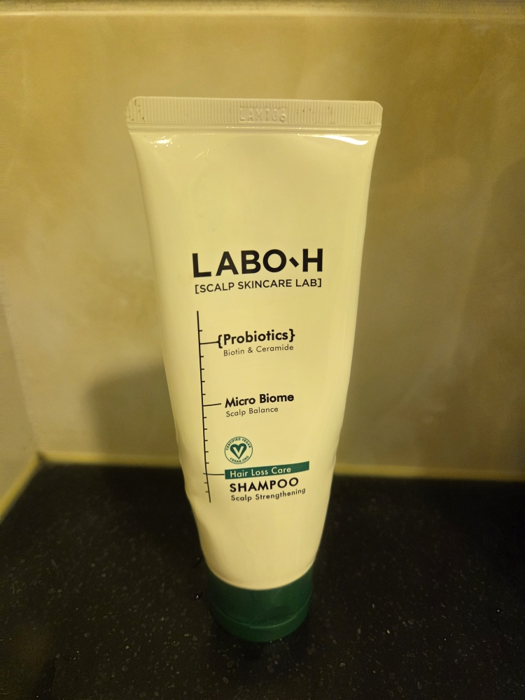 LABO-H Dandruff Clinic Champú Anticaída review image