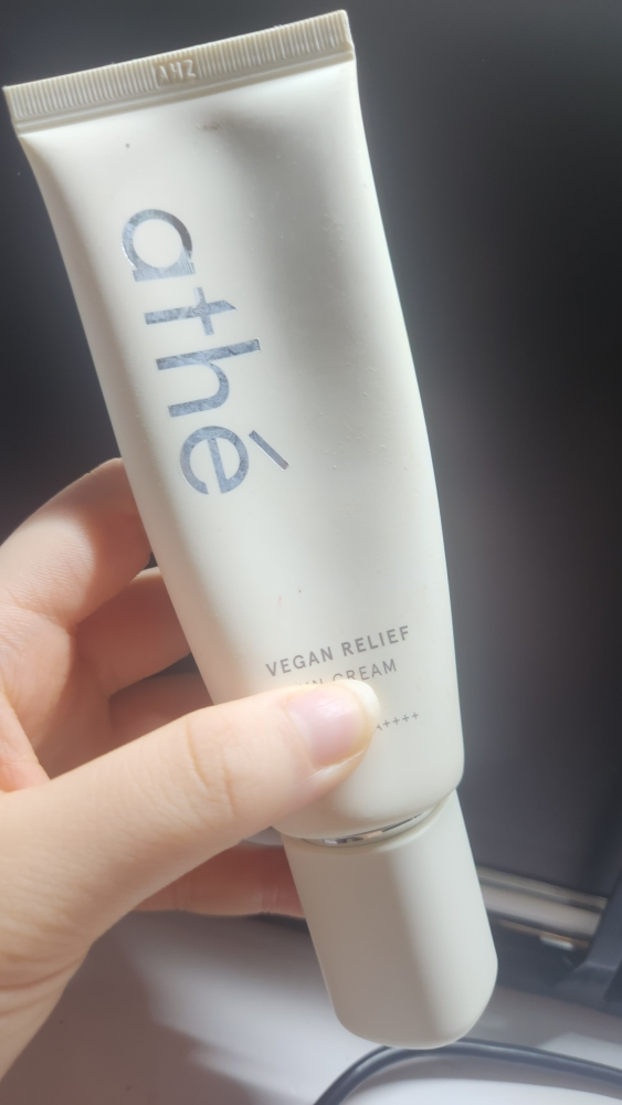 아떼 (athe) 비건 릴리프 무기자차 선크림 [SPF50+/PA++++] review image