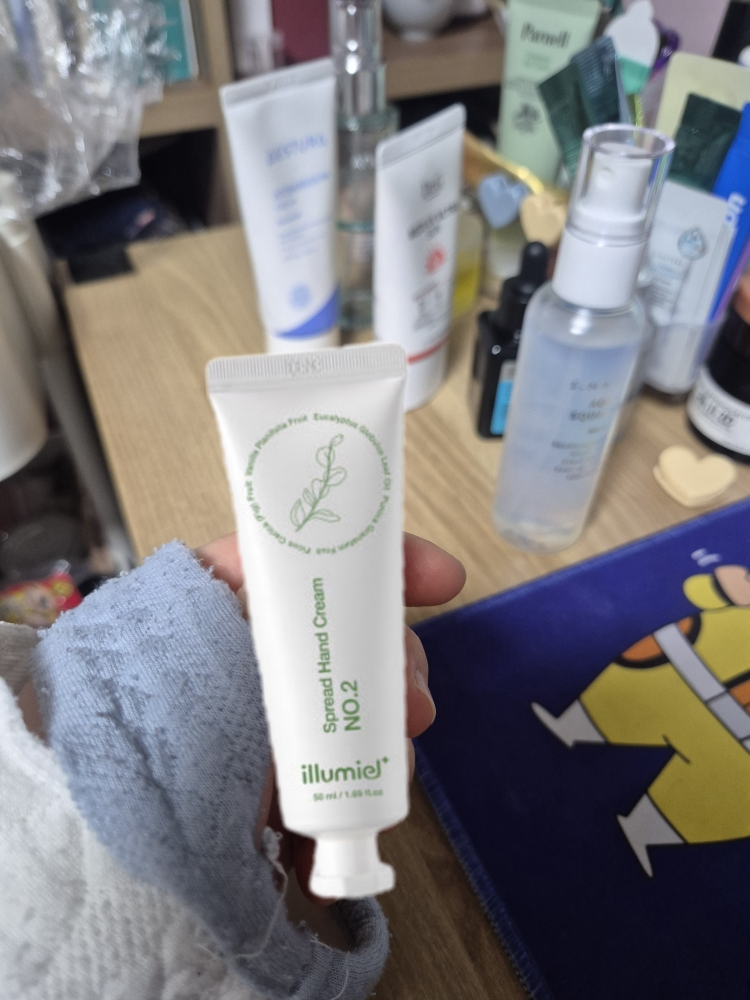일루미엘 (illumiel+) 스프레드 핸드크림 [NO2 유칼립투스향] review image