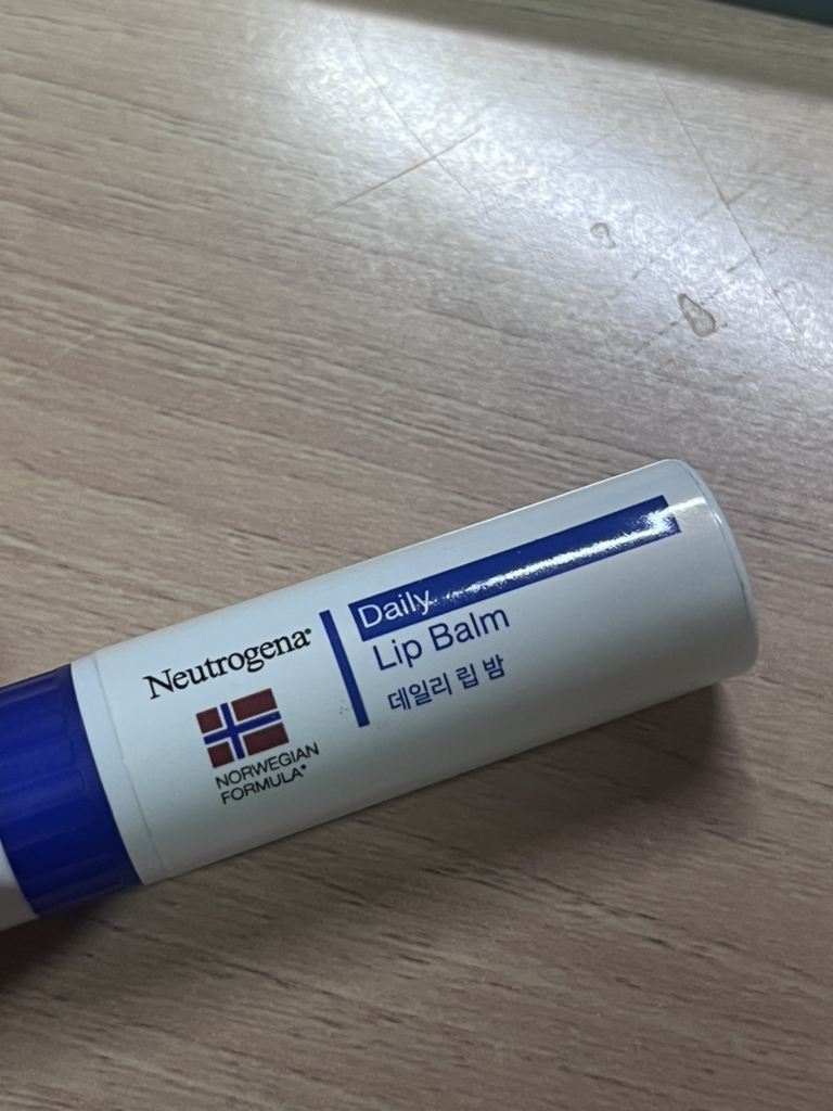 露得清 日用润唇膏 review image