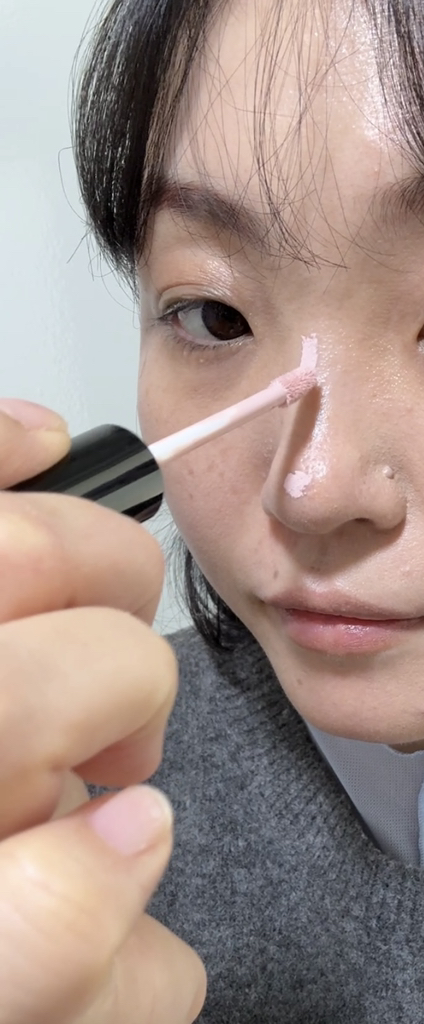 더샘 (theSAEM) 커버 퍼펙션 팁 컨실러 [SPF28/PA++] [브라이트너] review image