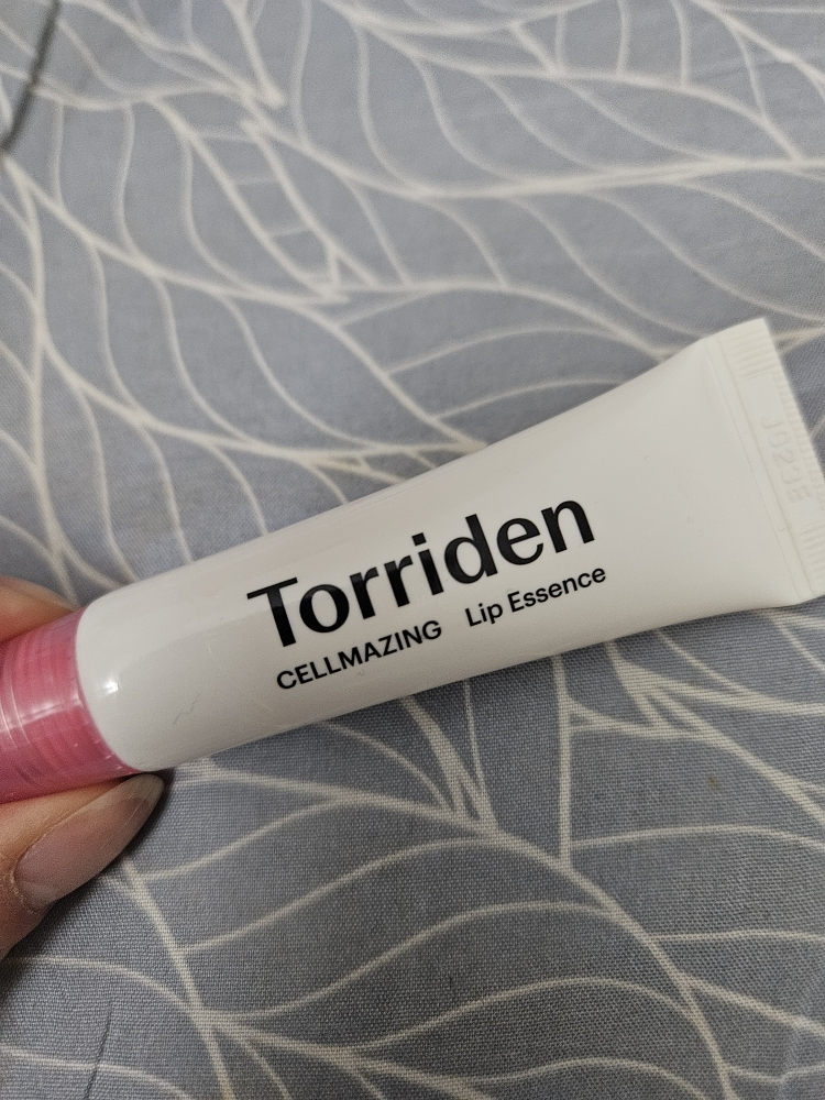 토리든 (Torriden) 셀메이징 저분자 콜라겐 볼륨 립 에센스 review image