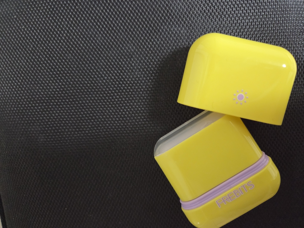 프레비츠 (FREBITS) 에어핏 선 피니싱 스틱 [SPF50+/PA++++] [01 퓨어 바이올렛] review image