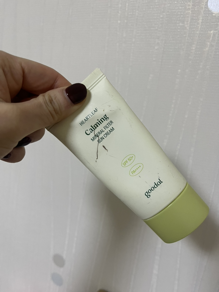 구달 (goodal) 맑은 어성초 진정 무기자차 선크림 [SPF50+/PA++++] review image