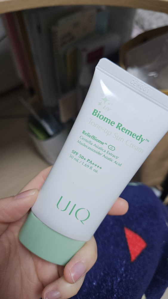 유이크 (UIQ) 바이옴 레미디 톤업 선크림 [SPF50+/PA++++] [그린] review image