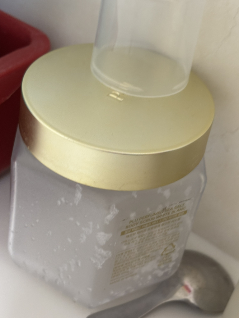 플루 (Plu) 퍼퓸드 슈가 바디스크럽 [플뢰르솝] review image