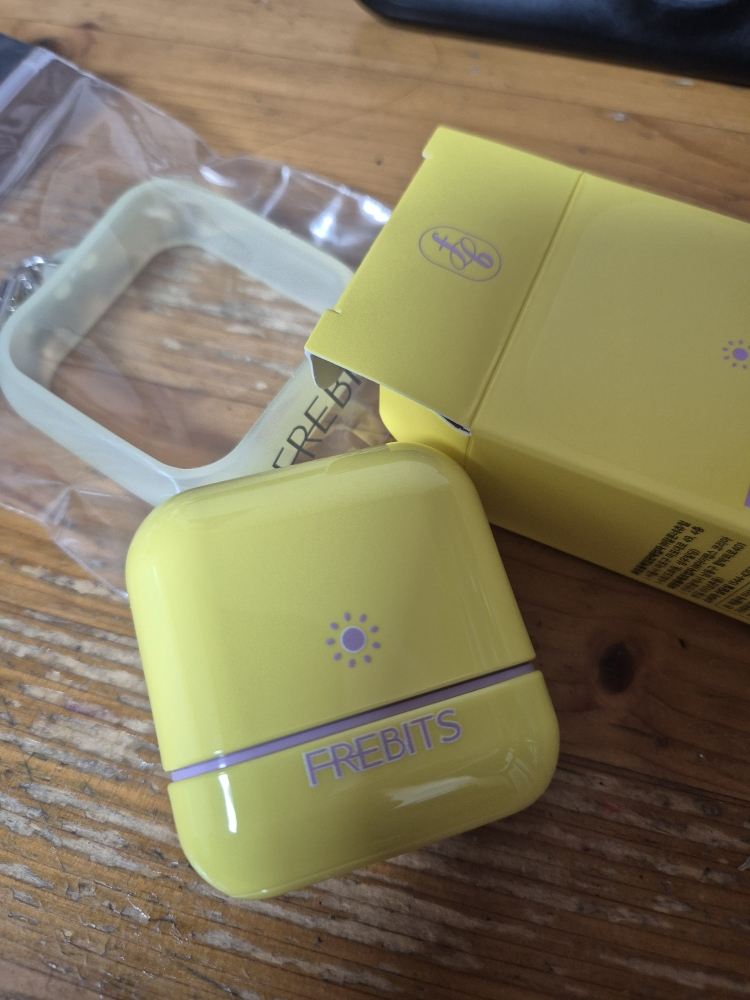 프레비츠 (FREBITS) 에어핏 선 피니싱 스틱 [SPF50+/PA++++] [01 퓨어 바이올렛] review image