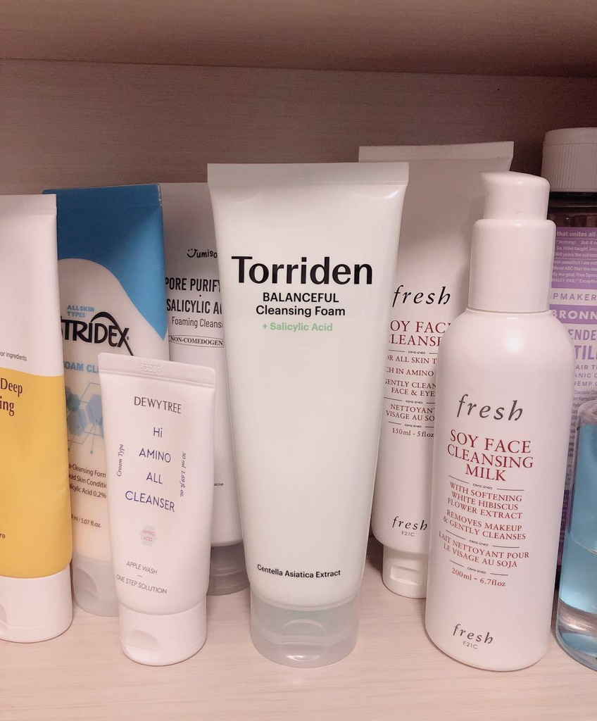 토리든 (Torriden) 밸런스풀 시카 포어 클렌징 폼 review image