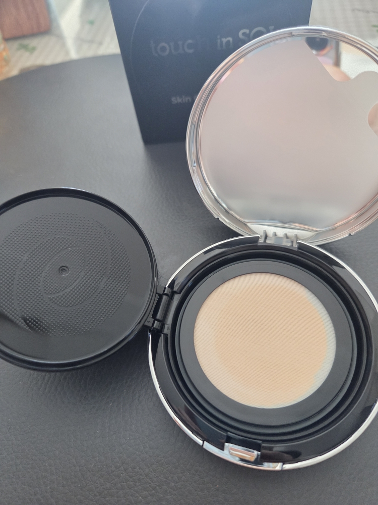 터치인솔 (TouchinSol) 스킨 커버 쿠션 [SPF50+/PA++++] [21N 뉴트럴 베이지] review image