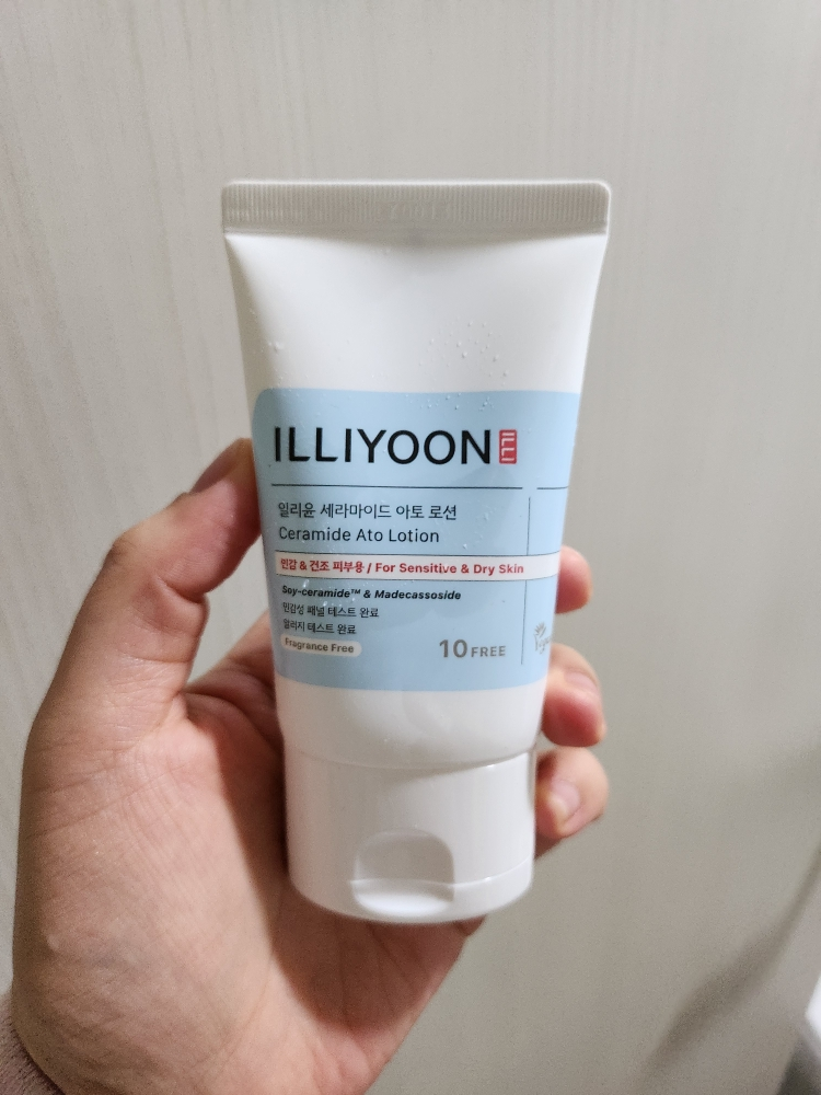 ILLIYOON Ceramide Ato Bubble Wash y Champú review image