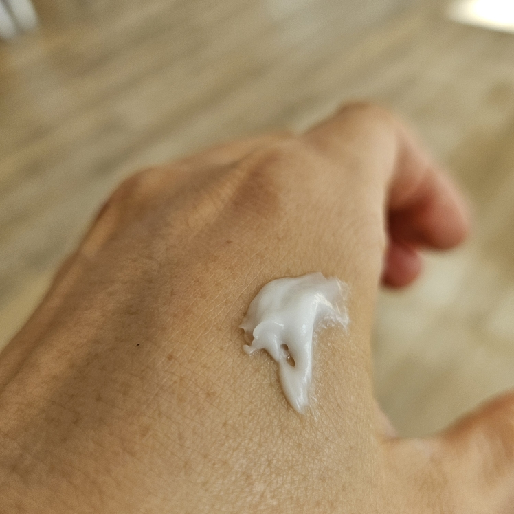 이니스프리 (INNISFREE) 그린티 버터 보습 크림 review image