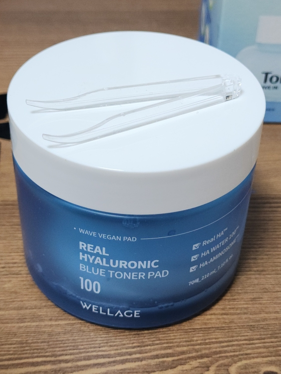 웰라쥬 (WELLAGE) 리얼 히알루로닉 블루 토너 패드 review image