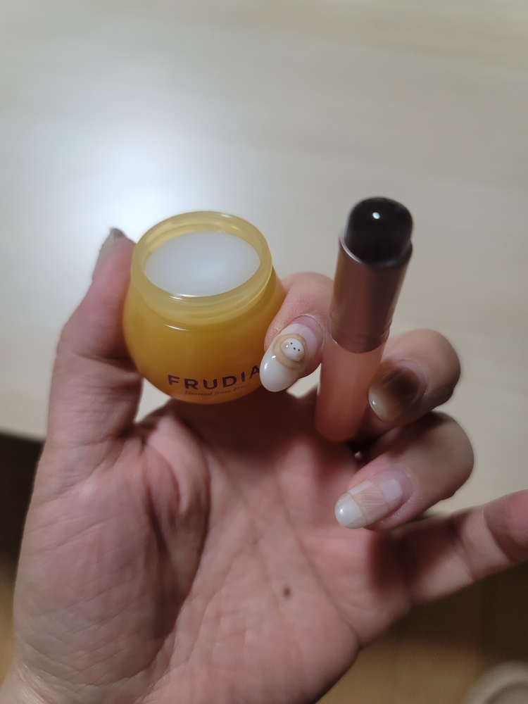 후르디아 (FRUDIA) 블루베리 하이드레이팅 허니 립밤 review image