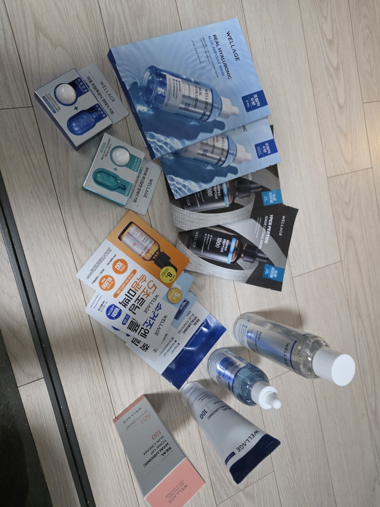 웰라쥬 (WELLAGE) 리얼 히알루로닉 블루 앰플 마스크 review image