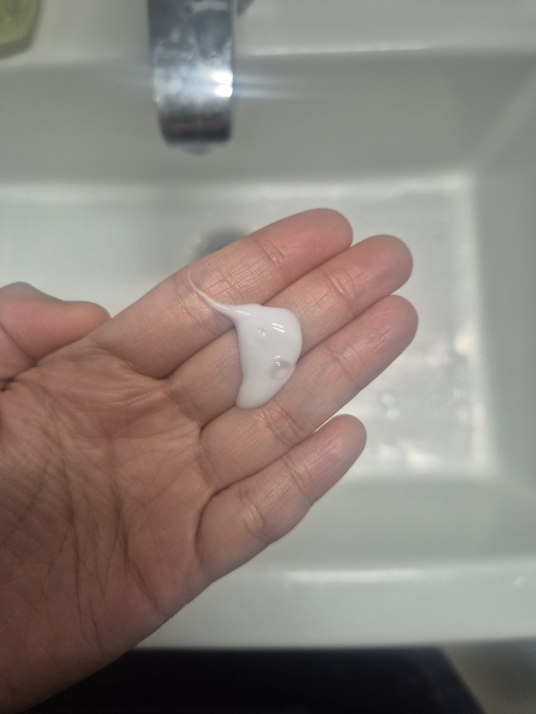 魔女工厂 纯净洁面乳 review image