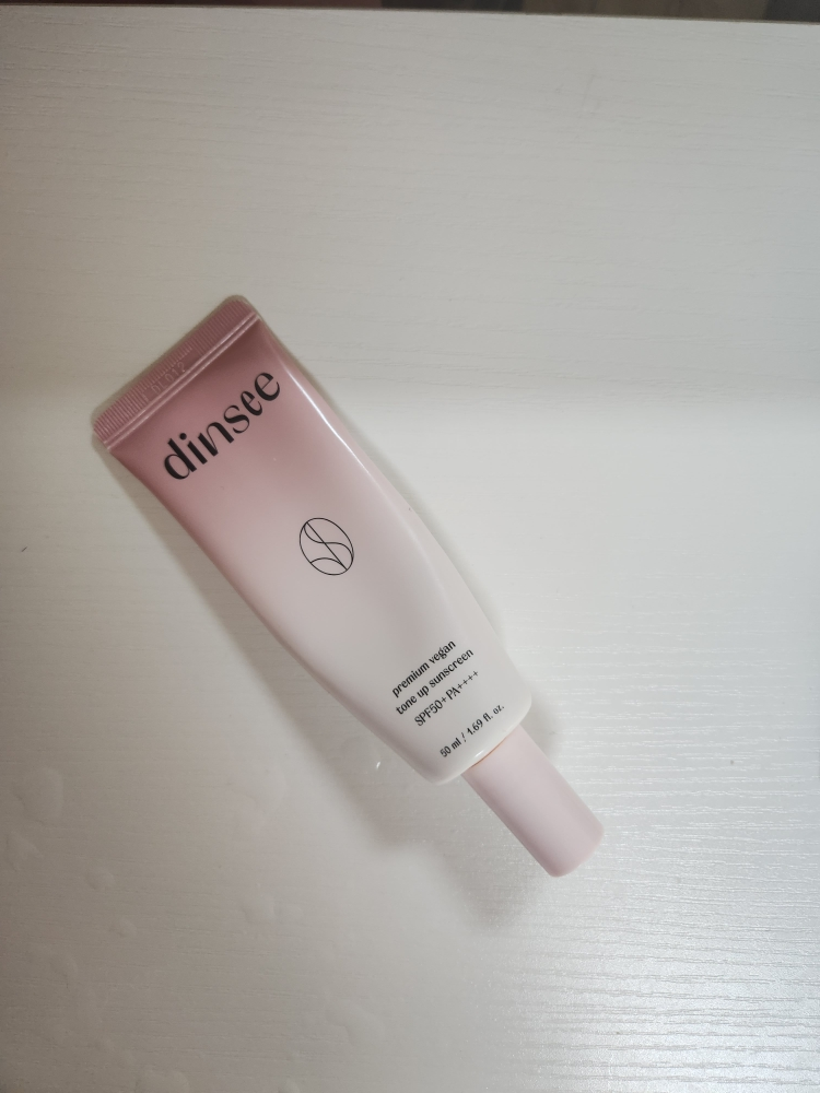 딘시 (dinsee) 프리미엄 비건 톤 업 선크림 [SPF50+/PA++++] review image