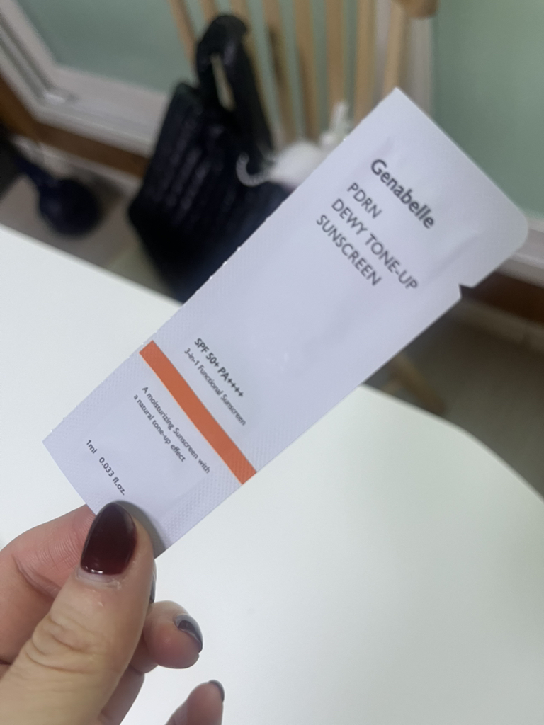 제나벨 (Genabelle) PDRN 듀이 톤업 선스크린 [SPF50+/PA++++] review image