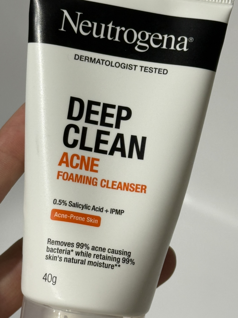 뉴트로지나 (Neutrogena) 딥클린 포밍 클렌저 [아크네] review image