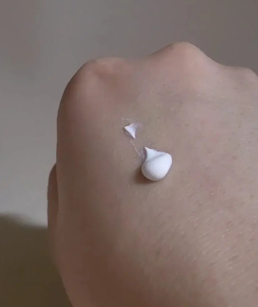 果达儿 清爽鱼腥草舒缓无车防晒霜 [SPF50+/PA++++] review image