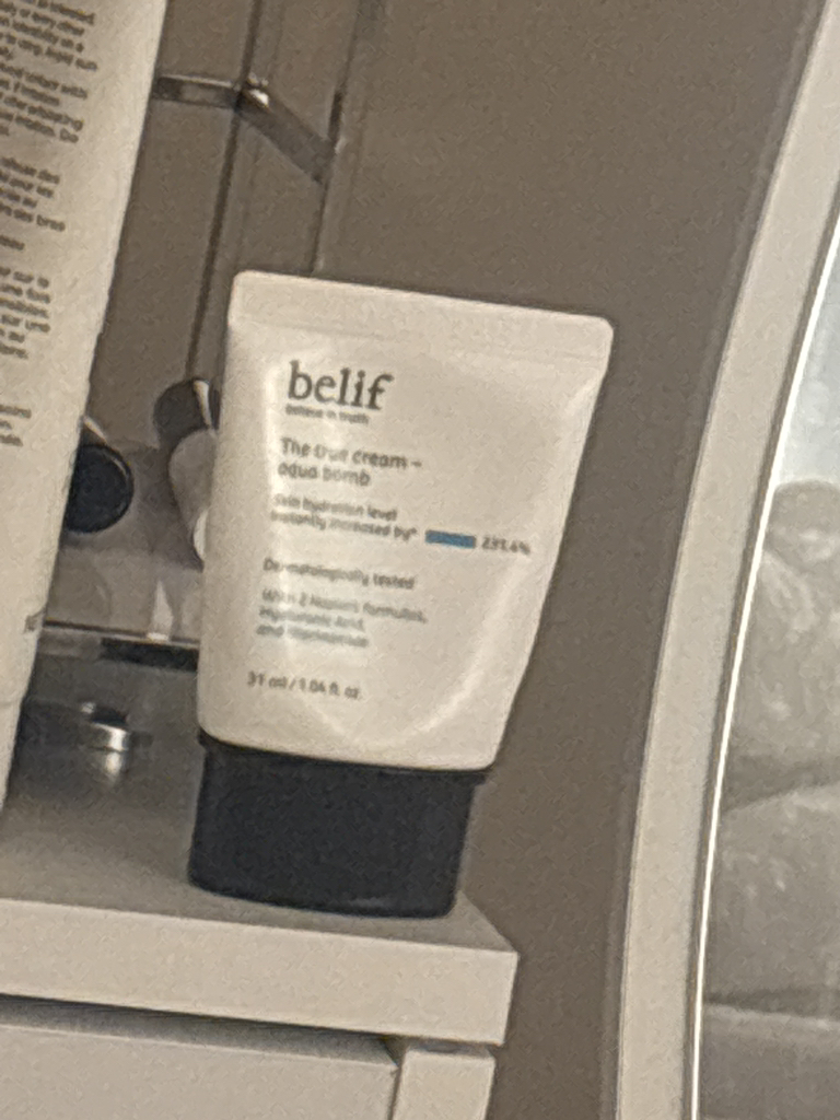 빌리프 (belif) 모이스춰라이징 밤 review image