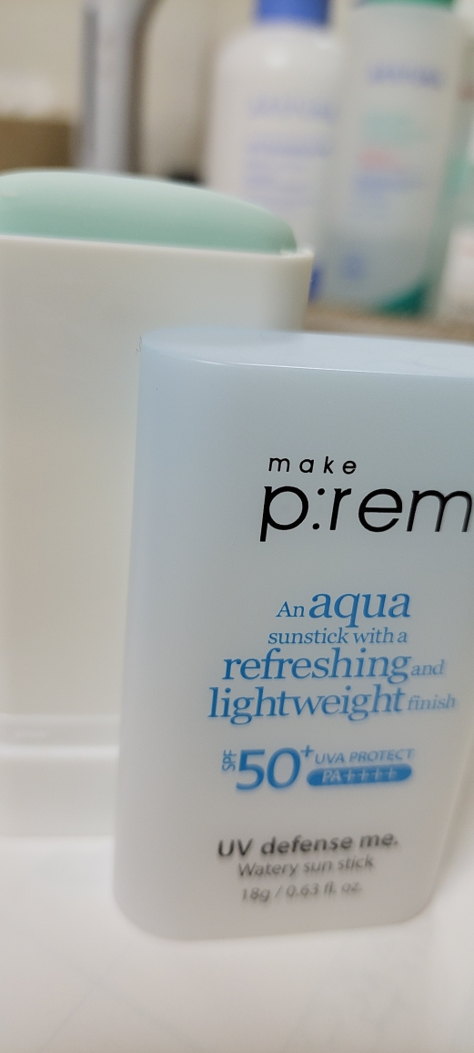 메이크프렘 (makep:rem) 유브이 디펜스 미 워터리 선스틱 [SPF50+/PA++++] review image