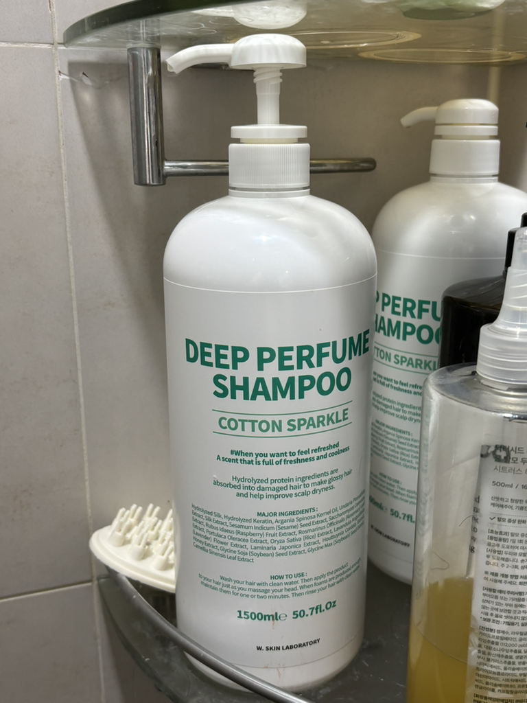 W.피부연구소 (W.SKINLABORATORY) 딥 퍼퓸 대용량 샴푸 [코튼스파클향] review image