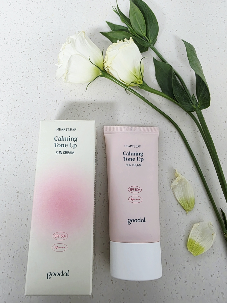 구달 (goodal) 맑은 어성초 진정 수분 톤업 선크림 [SPF50+/PA++++] review image