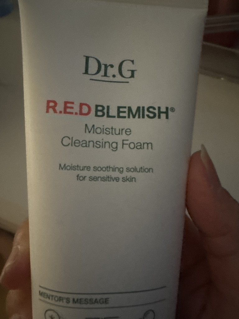 닥터지 (Dr.G) 레드 블레미쉬 모이스처 클렌징 폼 review image