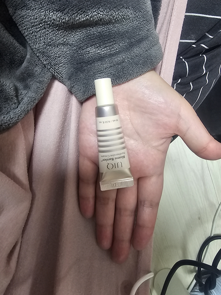 유이크 (UIQ) 바이옴 베리어 판텐시브 크림 review image