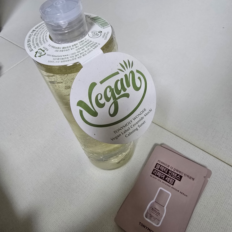 토니모리 (TONYMOLY) 원더 비건라벨 세라마이드 모찌 진정토너 review image