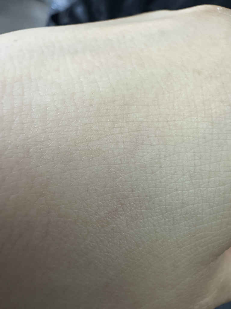 赫妍 黑色粉底霜 [SPF34/PA++] [21N1 香草]。 review image