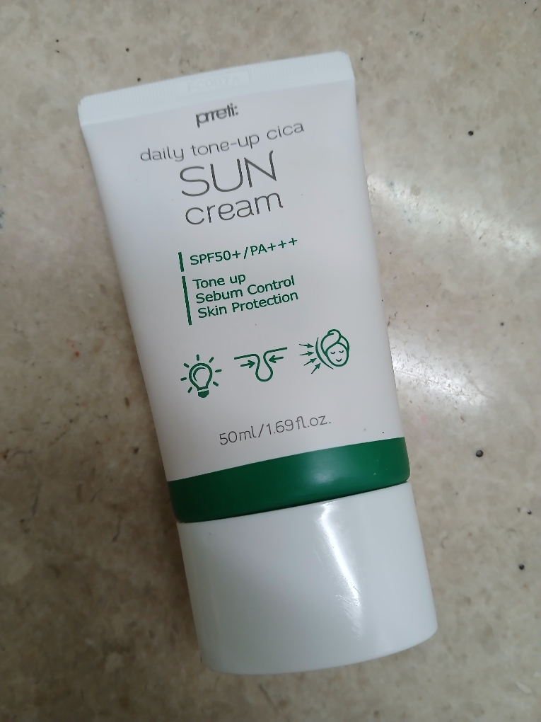 프레티 (prreti) 데일리 톤업 시카 선크림 [SPF50+/PA+++] review image