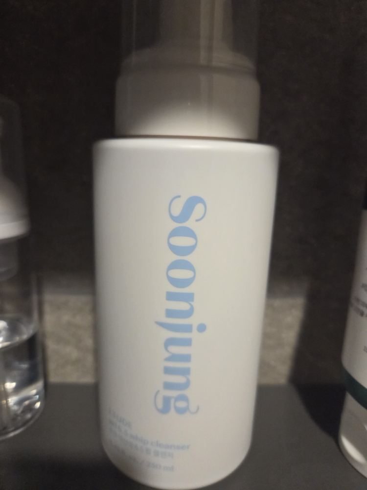 에뛰드 (ETUDE) 순정 약산성 6.5 휩 클렌저 review image