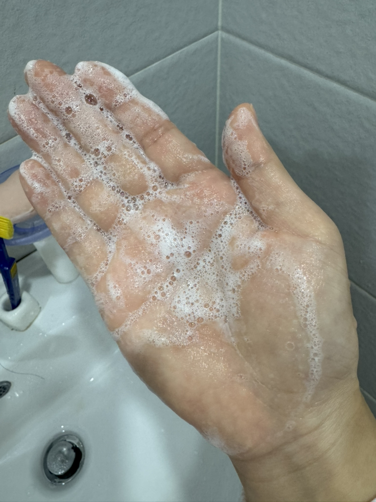 라곰 (LAGOM) 피에이치 큐어 폼 클렌저 review image