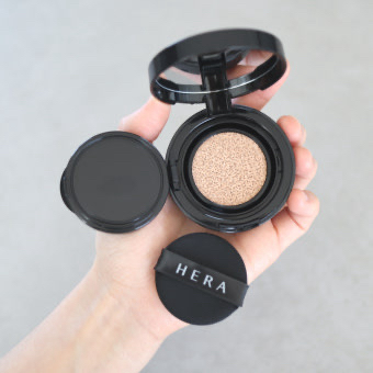 헤라 (HERA) 블랙 쿠션 파운데이션 [SPF34/PA++] [23N1 베이지] review image