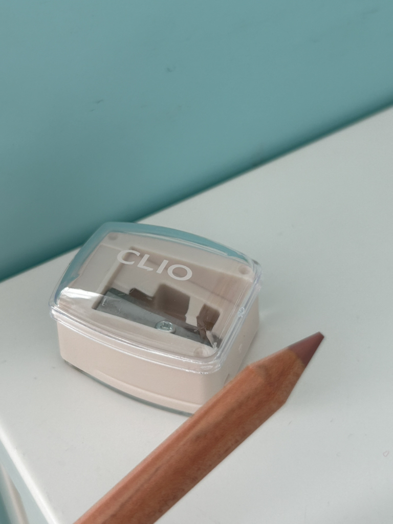 클리오 (CLIO) 벨벳 립펜슬 [2호 피치베이지] review image