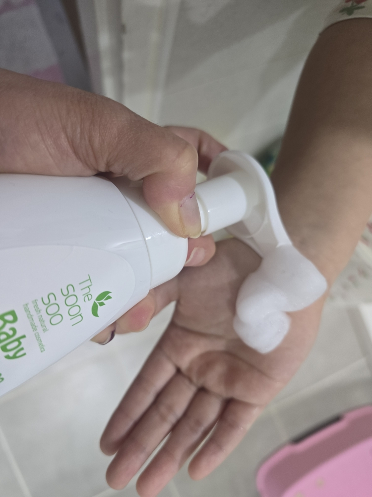 Thesoonsoo Champú natural para el baño del bebé review image