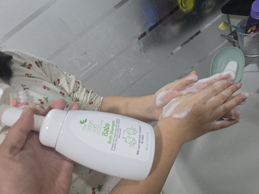 더순수 (Thesoonsoo) 자연담은 베이비 바스 샴푸 review image