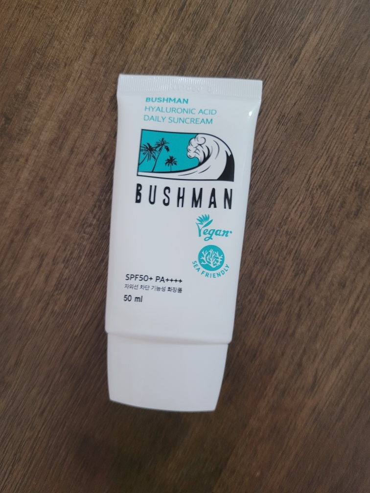 부쉬맨 (BUSHMAN) 히알루론산 데일리 선크림 [SPF50+/PA++++] review image