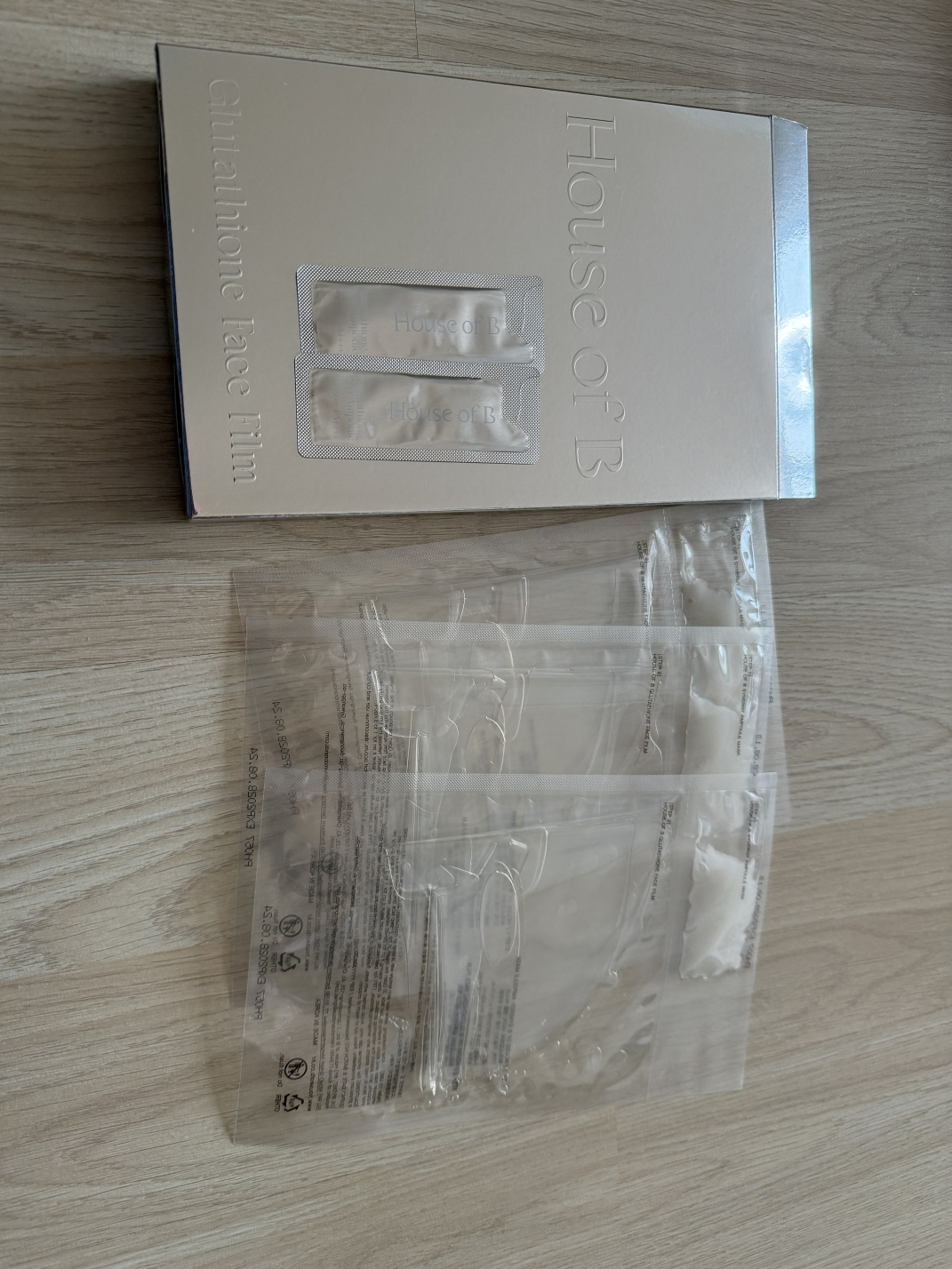 하우스오브비 (HouseofB) 글루타티온 페이스 필름 review image