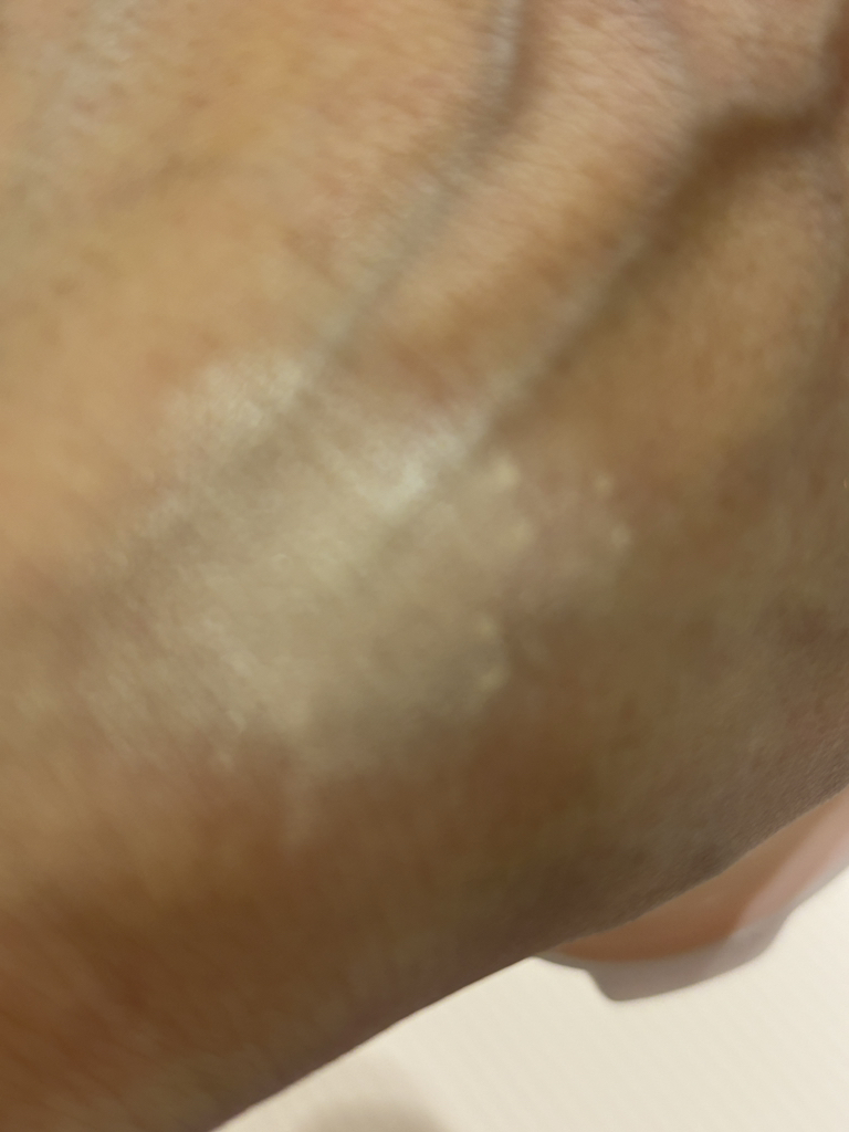 웨이크메이크 (wakemake) 워터 글로우 코팅밤 [SPF30/PA++] [02 바닐라아이보리] review image